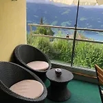 Mit Und Bergsicht Im Vier Sterne