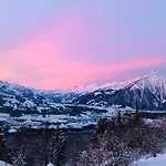 Mit Und Bergsicht Im Vier Sterne *